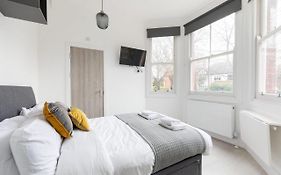 The Anson Hotel - Conveniently Located Sweet Space Near Transportation Stations